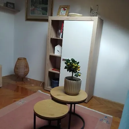 Donna Apartment *
